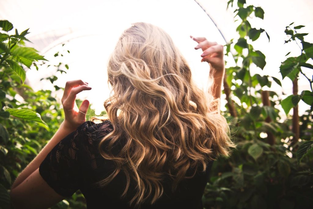 Met deze tips tover je je droge haar om in stralende lokken